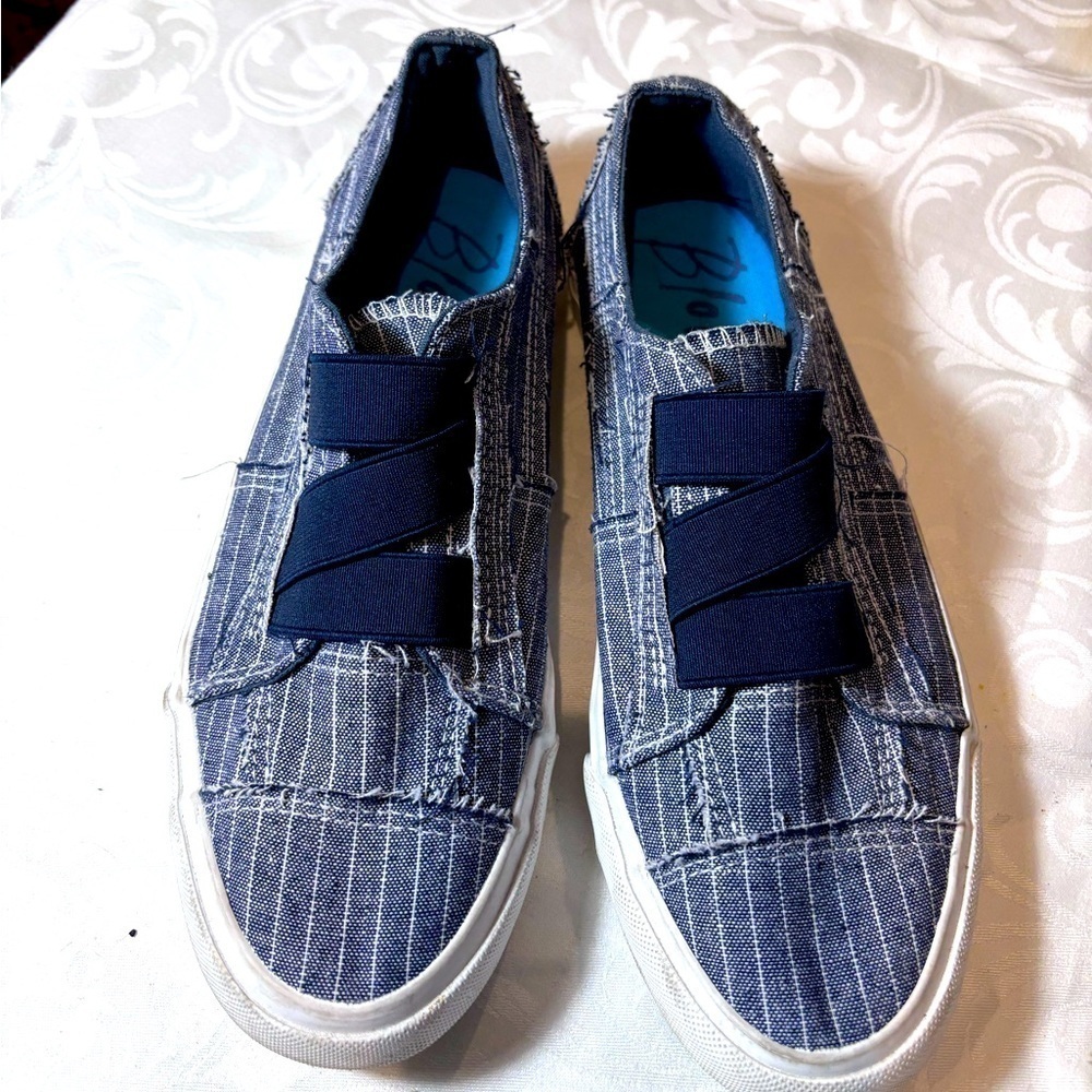 Blowfish Women’s Size 8 Maura Blue White Striped Casual Sneakers